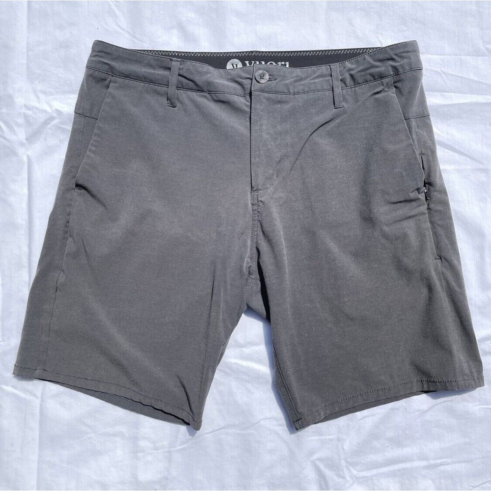 Vuori Mens 32 Gray Chino Athletic Shorts - barely worn!